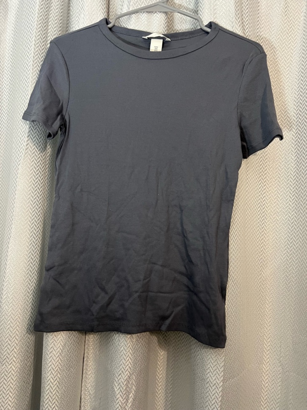 H&M Short Sleeve Crewneck Tee in Dusty Blue Size: M